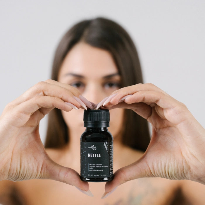 Копривата регулира хормоналния баланс при двата пола