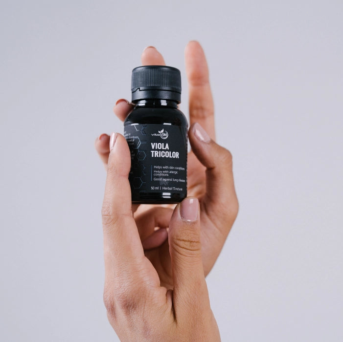 Трицветната теменуга е полезна при наличие на проблеми с кожата